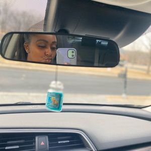 Meet your Posher, Dee